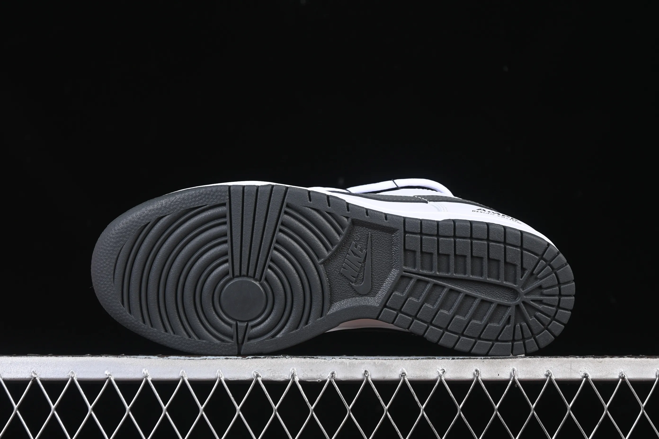 All categories Nk SB Dunk Series Nk SB Dunk Low High-end customized low-top sneakers Nike SB Dunk Low "Just Do it" straps Anniversary high-end customized low-top casual sneakers WB0528-094